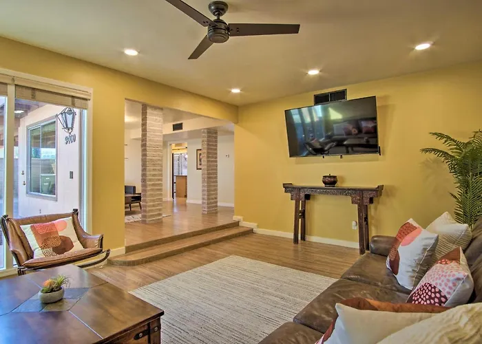 Eastside W/ Pool Near Hiking! Holiday home Tucson