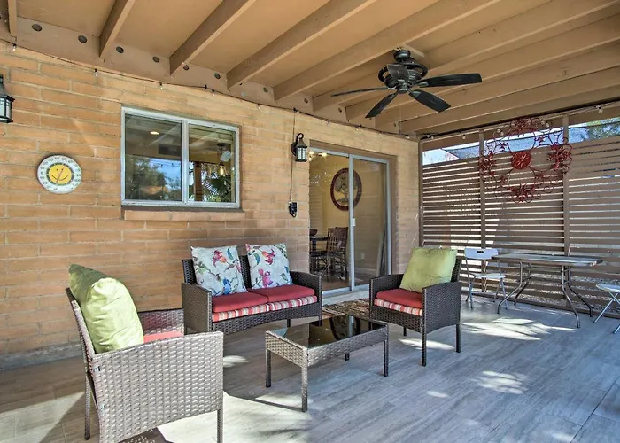 Holiday home Eastside W/ Pool Near Hiking! *