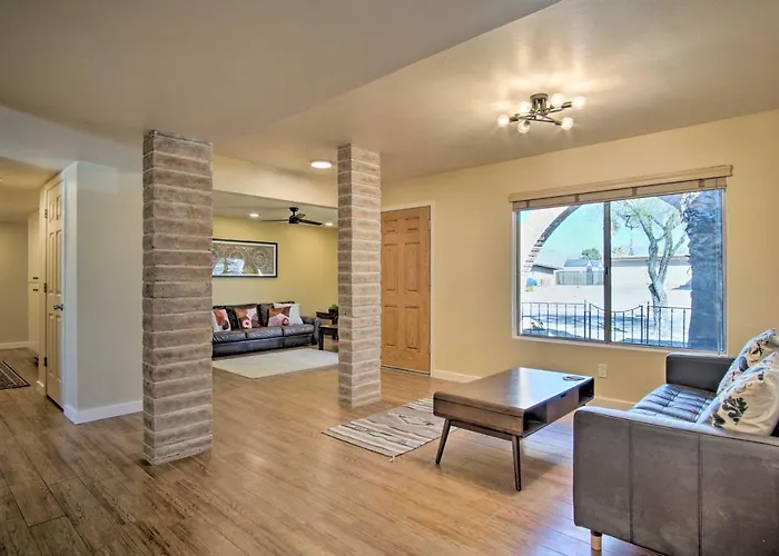Eastside W/ Pool Near Hiking! *