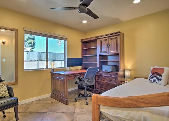 Eastside W/ Pool Near Hiking! Tucson