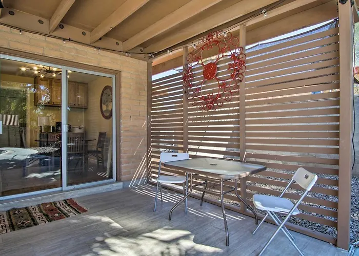 Eastside W/ Pool Near Hiking!