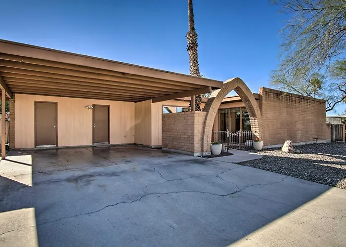 Eastside W/ Pool Near Hiking! *