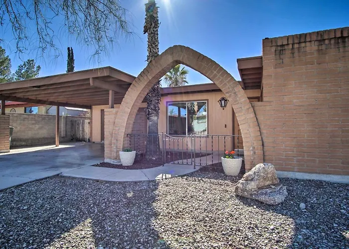 Eastside W/ Pool Near Hiking! * Tucson